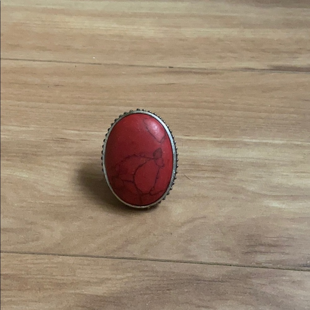 Western style woman’s fashion ring - Picture 5 of 7